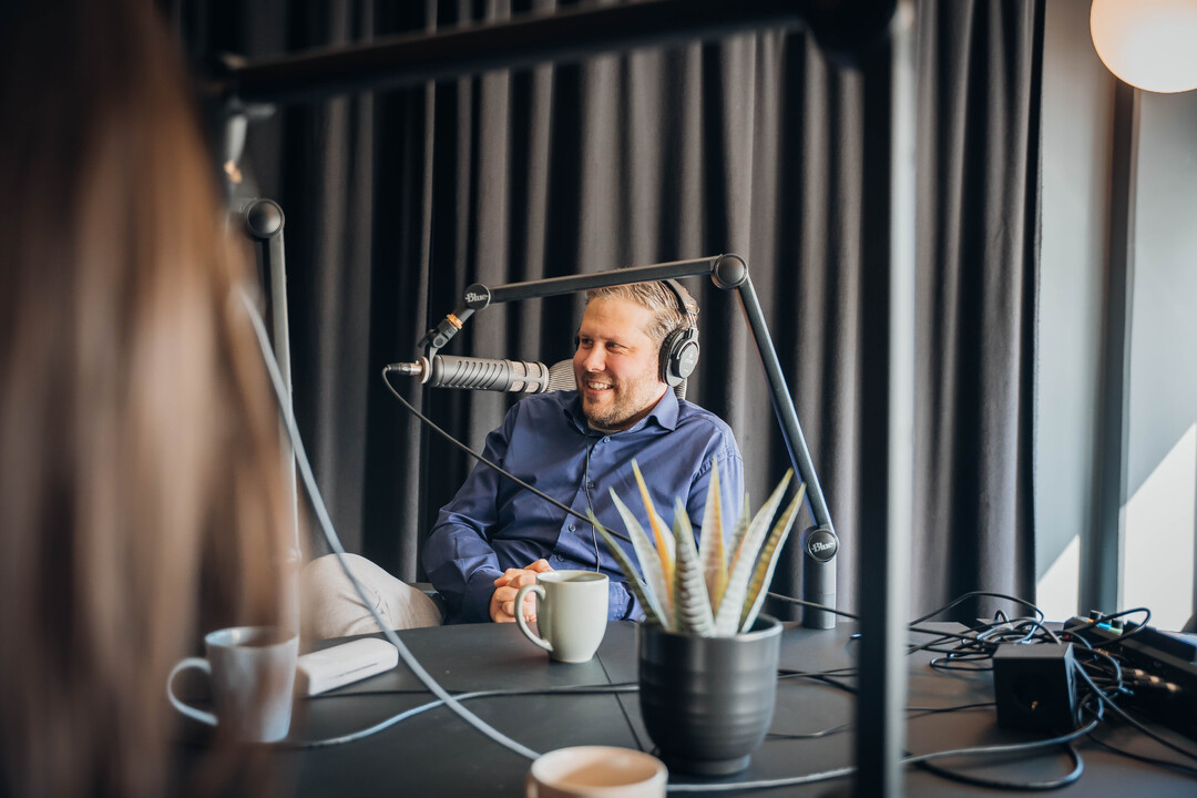 schoolleider vertelt over methode implementatie in podcast Faqta